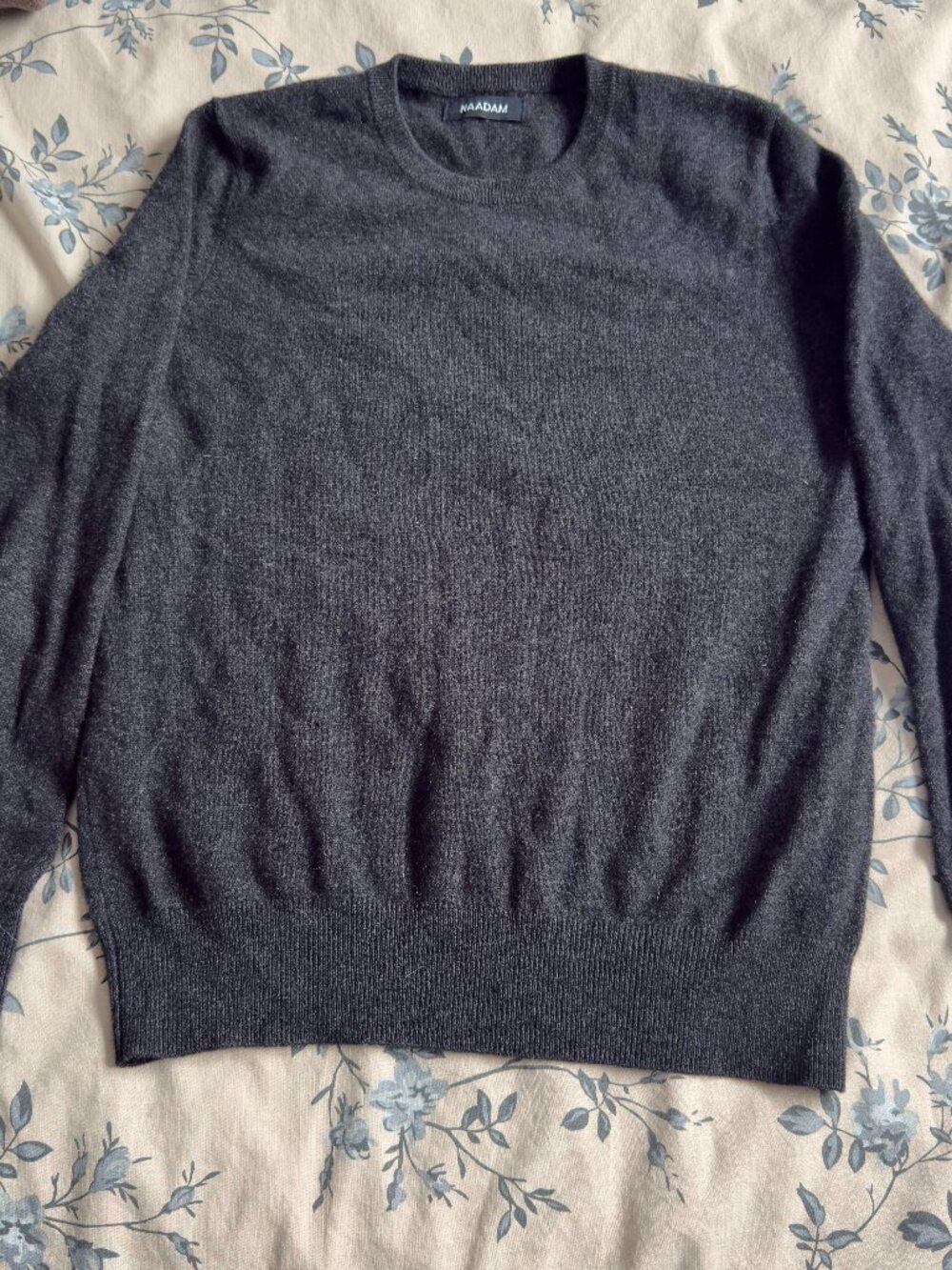 Naadam Dark Grey Cashmere Crewneck Sweater (**read**)